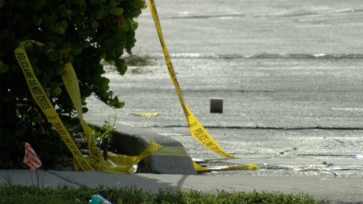 Woman stabbed in West Palm Beach early Sunday morning in the parking lot of 1252 Palm Beach Lakes Boulevard.