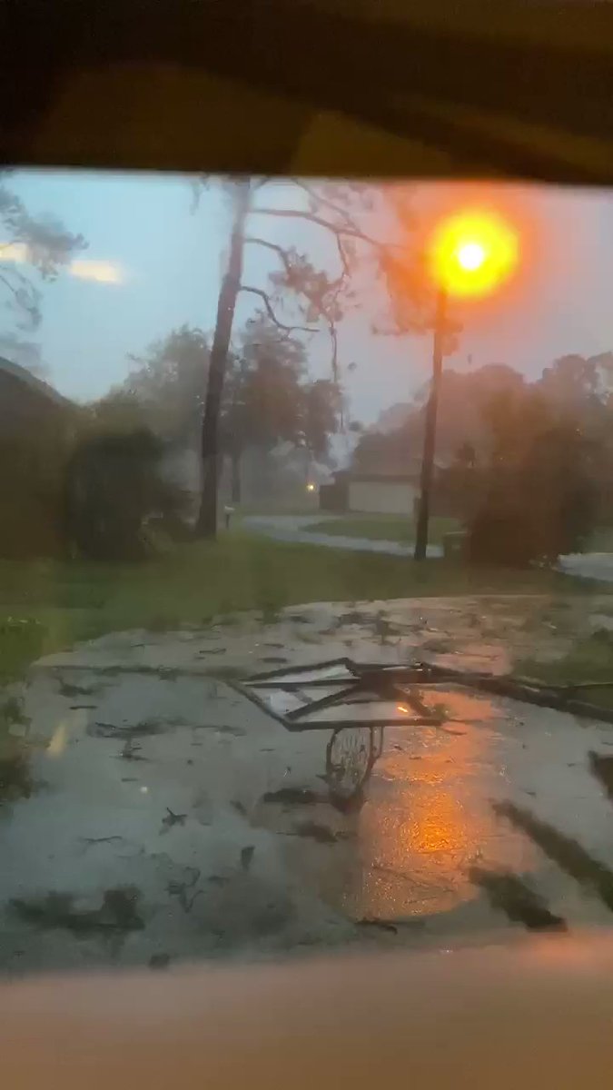 The wind is so strong  broken all the way  HurricaneSally Pensacola, Florida