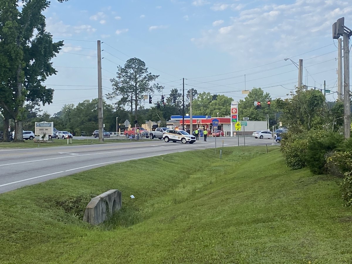 Clay Co deputies say a man was lying in the middle of SR220 this morning. He was taken to a local hospital and pronounced dead. They suspect foul play and an investigation is now underway