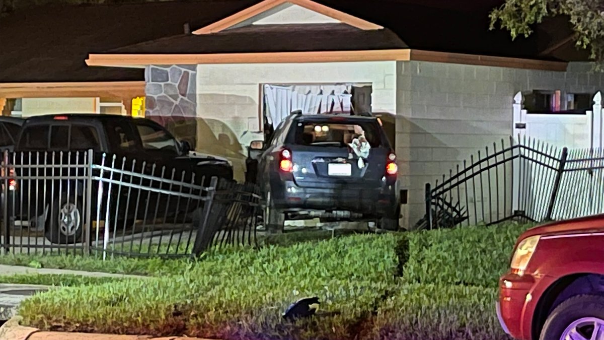 Driver flees after crashing into Temple Terrace home near the intersection of Spruce Lane and Ponderosa Drive. 