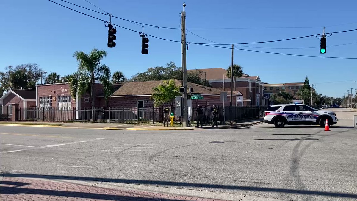 Bomb sniffing dogs working @bethunecookman perimeter after threat called in this am. @DaytonaBchPD have shut campus down, blocking all roads in. Students sheltering in place