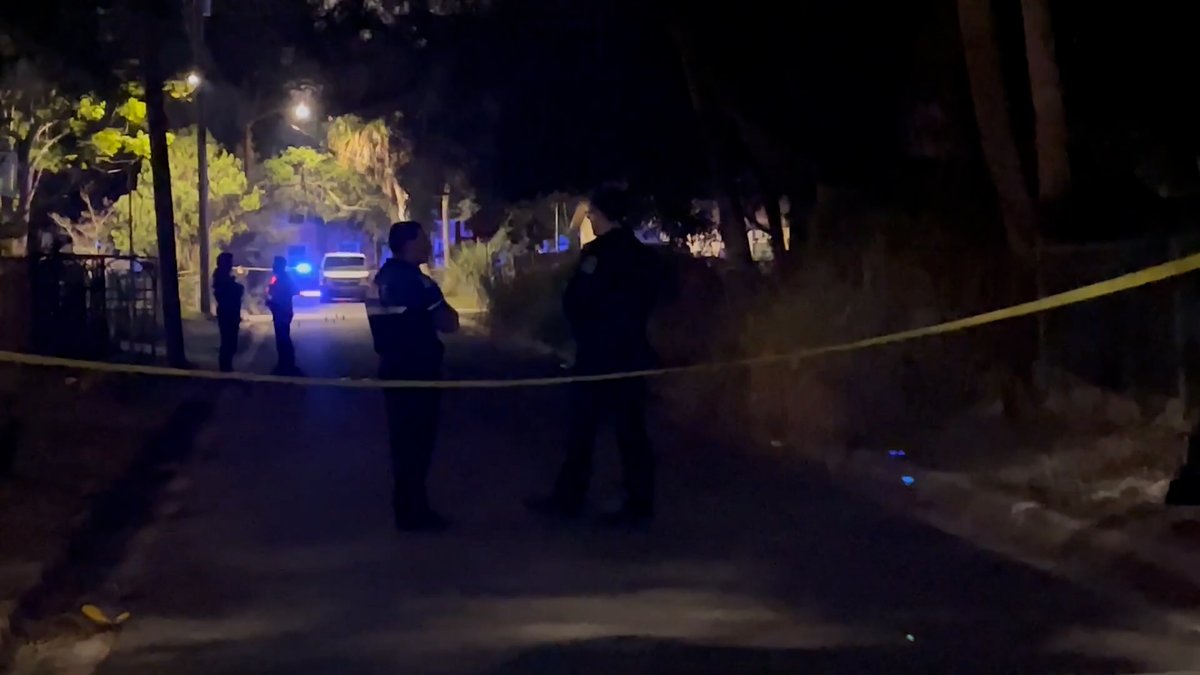 8-year-old, teens shot in Sarasota, police say