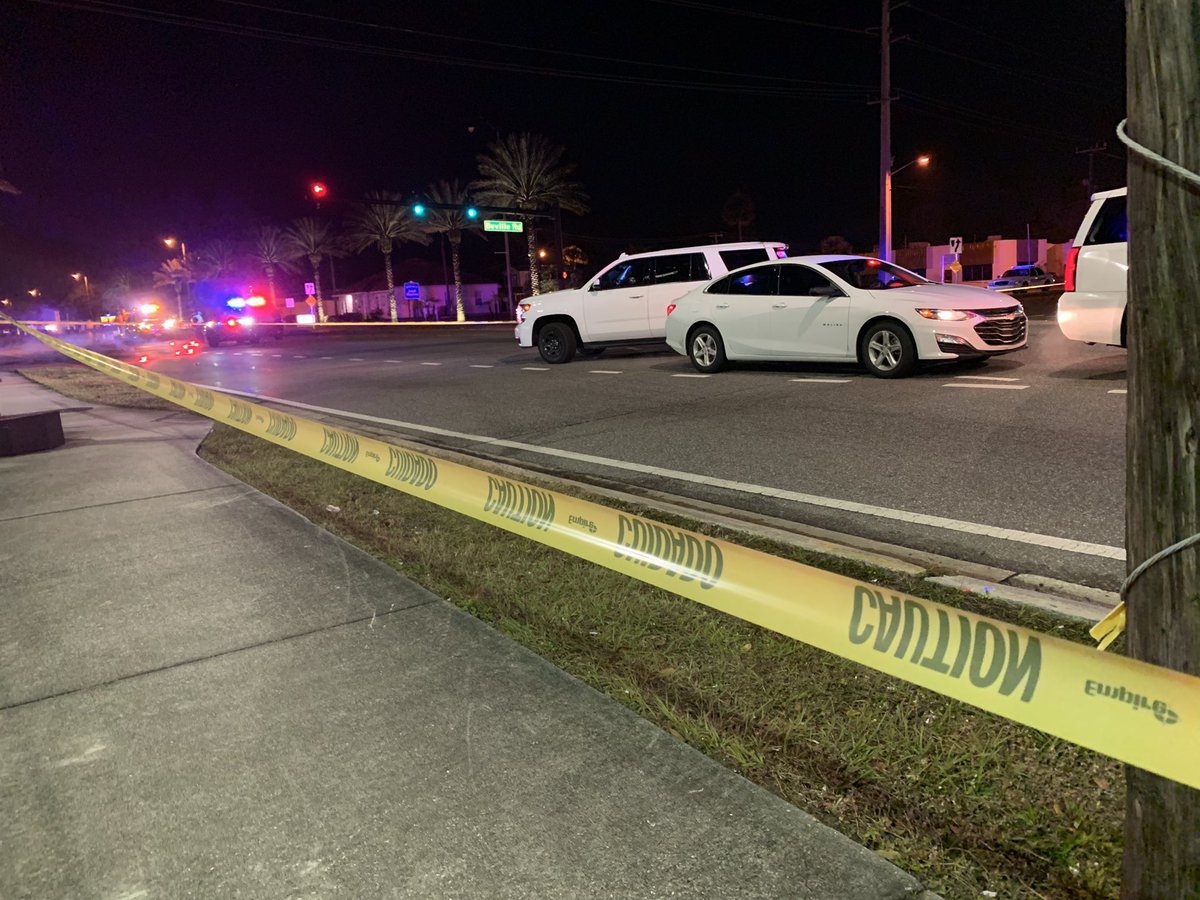 The @DaytonaBchPD is working an officer involved shooting at Ridgewood and Beville Road. All involved officers are ok. The suspect died after being taken to the hospital