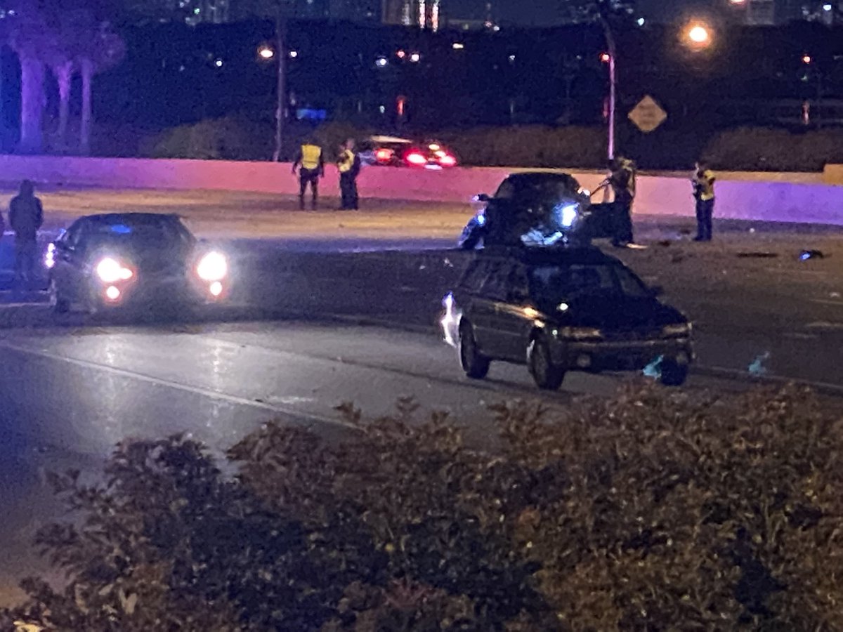 @OrlandoPolice are investigating a multi-vehicle, vehicle versus pedestrian crash on SR-408.  Two people were killed. All EB lanes and the WB E-pass lanes are shutdown at the Semoran Toll Plaza.