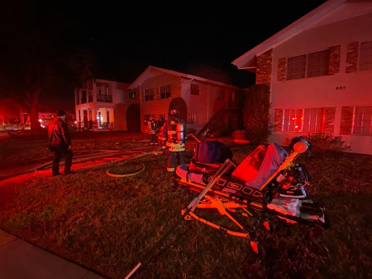 A quick response by our Orlando firefighters helped stop a fire from spreading between two apartments on Vassar Street. The fire was out within five minutes of units arriving. Four people have been displaced and the @RedCrossCFL is assisting