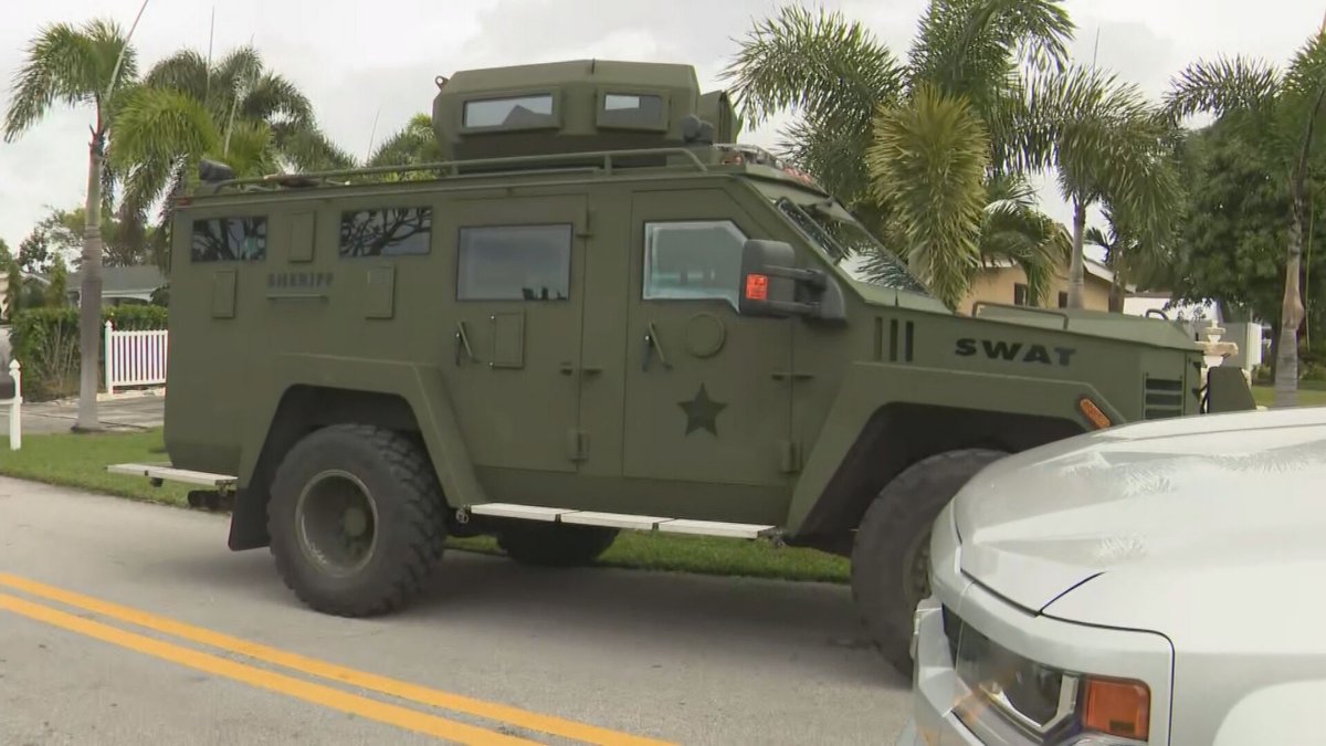 Man arrested after standoff with SWAT team at Broward home