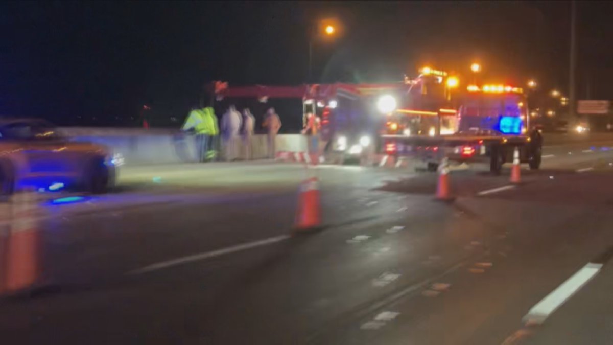 A 20 yr old woman driving the wrong way in the median on the Buckman Bridge hit a guardrail and went into the river this morning. Luckily, she only has minor injuries.