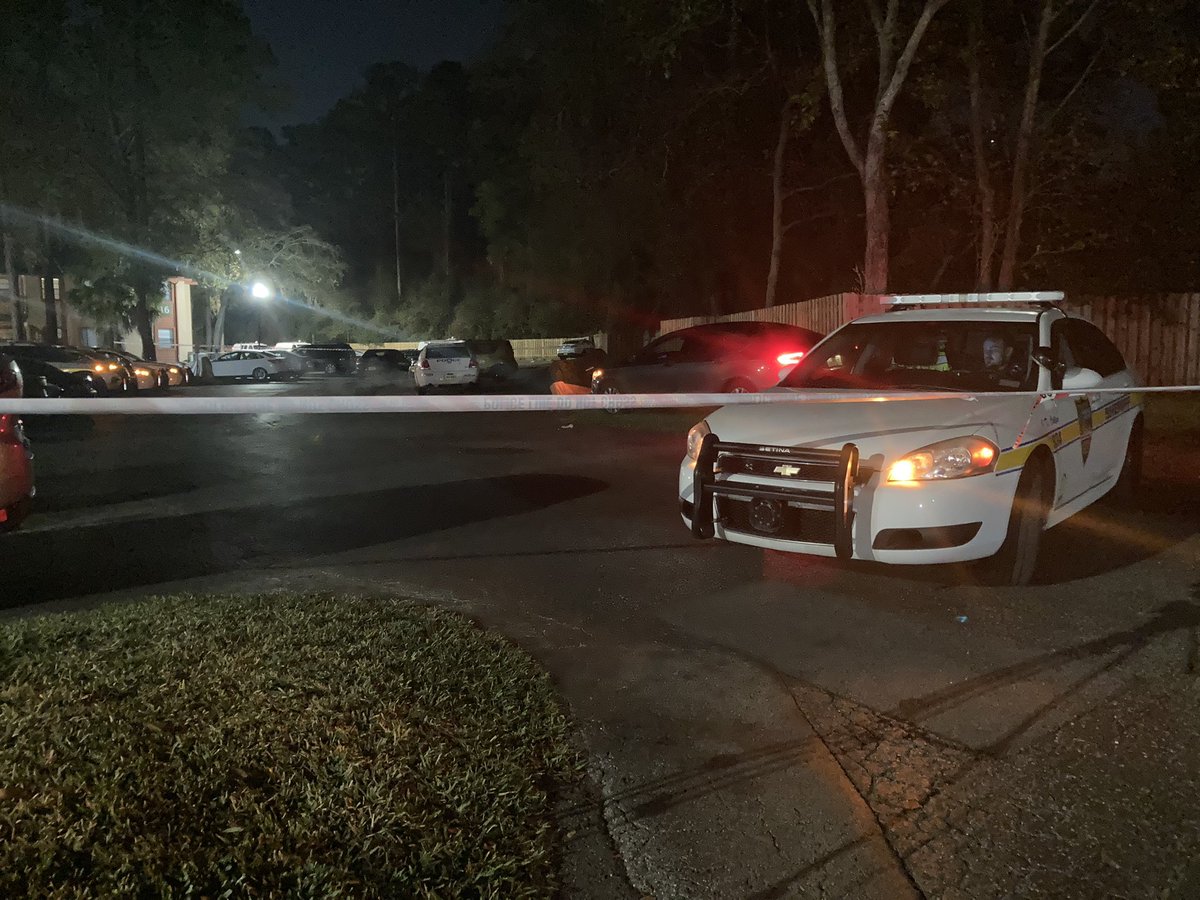 @JSOPIO remains on scene of an Officer involved shooting at the Westwood Apts off Lane Ave. that left one suspect dead and two officers on administrative leave