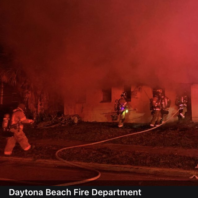 Investigators @DaytonaBeachFD say space heater caused early am fire on Caroline Street. Resident safe but displaced. Home destroyed. Firefighters kept blaze from spreading to neighboring homes