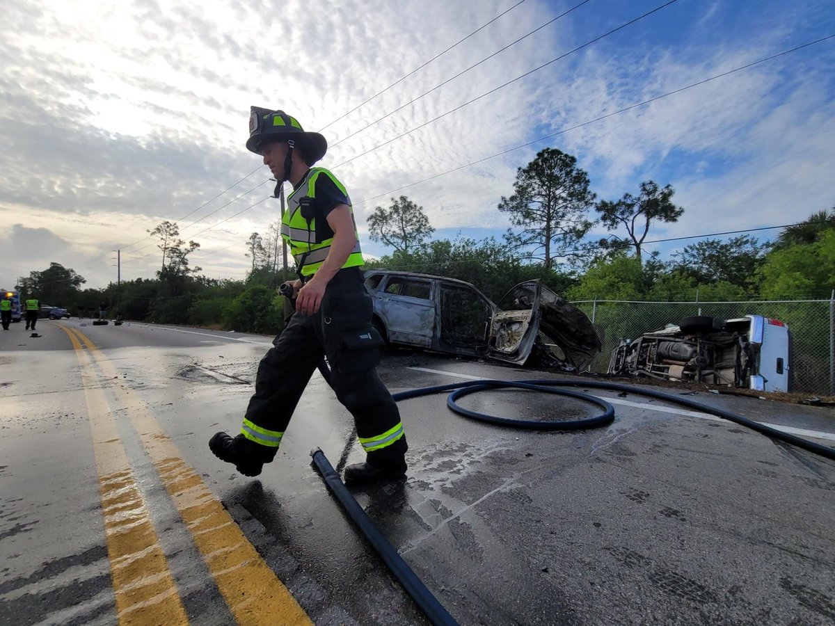 Officials are on scene of this rollover crash along Corkscrew Road, east of Alico Road. Take a detour because this road will be shutdown for an hour @EsteroFire @SheriffLeeFL @NBC2Traffic   Alt route: Alico road State Road 82  Ben Hill Griffin  I-75