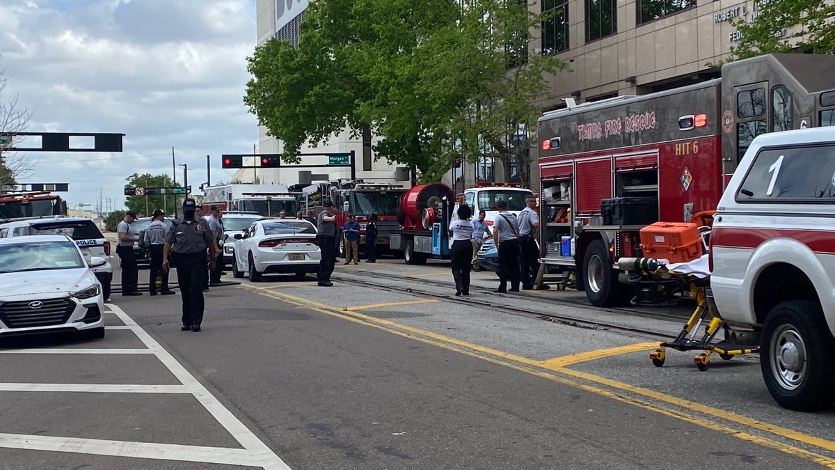 A bomb quad and a hazmat team are responding to the Timberlake Federal Annex Building in downtown Tampa, where a suspicious powder was discovered.