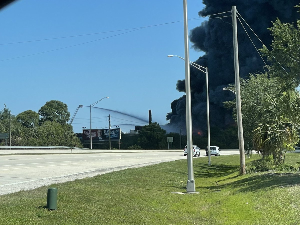 Big fire North Palmetto near Port