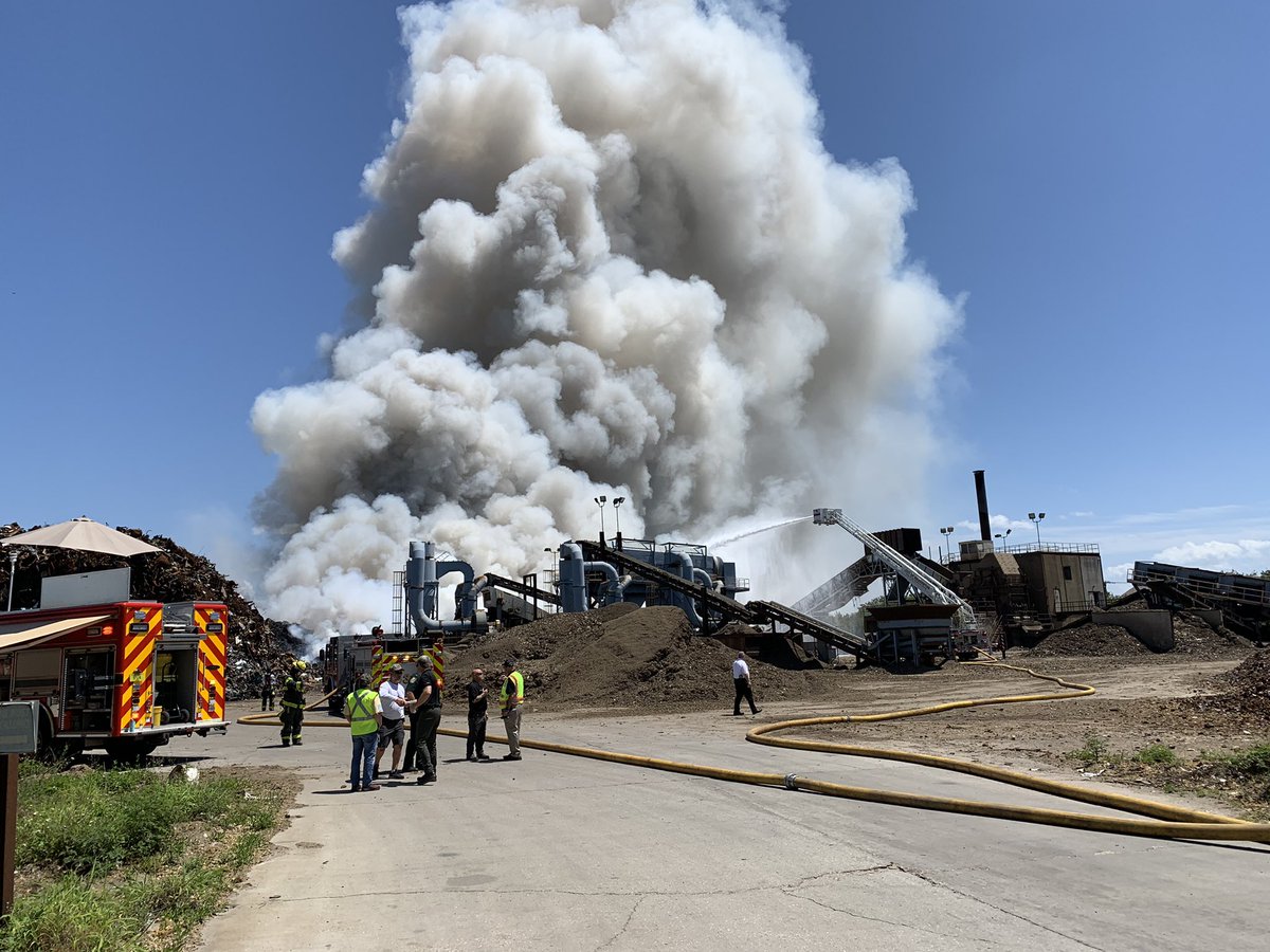 Current photographs from the command area of the scrapyardfire near SeaPortManatee following our 145pm press conference