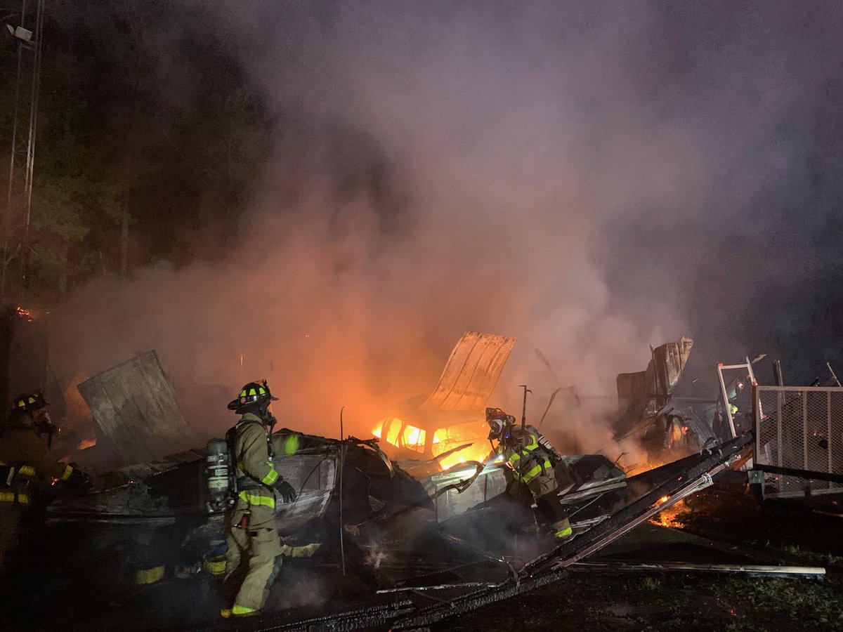 Walton County Fire Rescue is currently fighting a fire engulfing a garage behind a home on Mallet Bayou Road in Freeport. Liberty and Argyle Volunteer Fire Departments are on scene assisting WCFR.   Fortunately, no one was injured in the fire.   Expect heavy smoke in the area