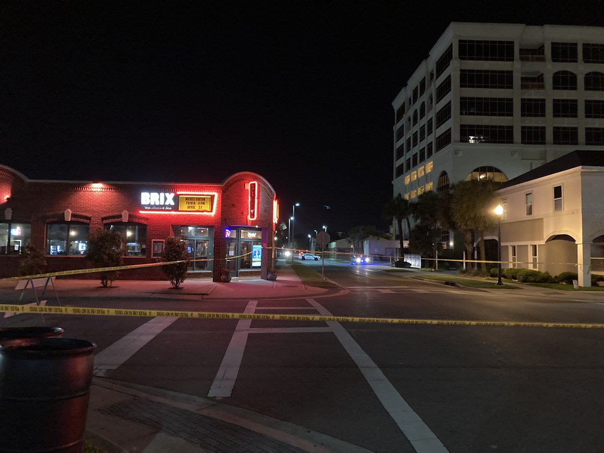 Jax Bch incident at BRIX late last night - police have been here over 5hrs and have the parking lot and 2nd st N sealed off but have released zero information about what happened here 