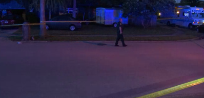 3 people are dead in an apparent murder-suicide in East Winter Park.   @SeminoleSO says preliminarily investigation indicates the subject is a family friend of the victims staying in the home.