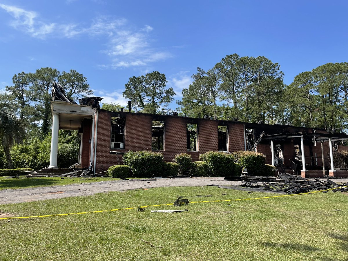 On site here at Chabad House FSU a day after a massive fire destroyed this synagogue. Today, more than a dozen investigators (from the state and ATF) are on scene combing through the rubble