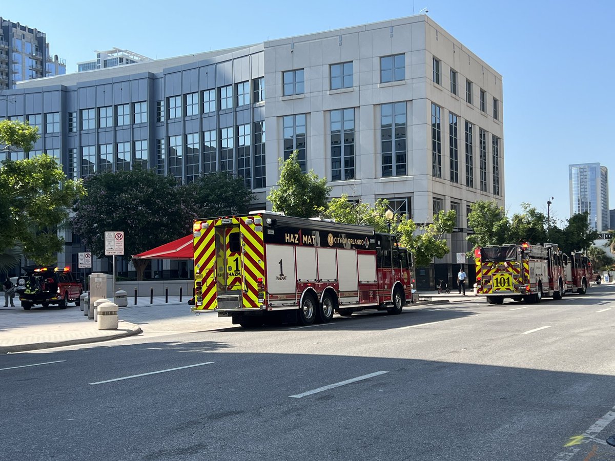 Orange County Courthouse evacuated. Officers on scene telling people they are clearing area due to a bomb threat.