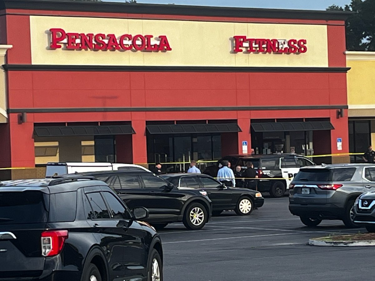 Black male suspect walked into gym at 4:30 a.m. and fatally shot woman. He then left the scene. - Police searching for suspect after reviewing video surveillance  - No other injuries - Victim not yet ID'd