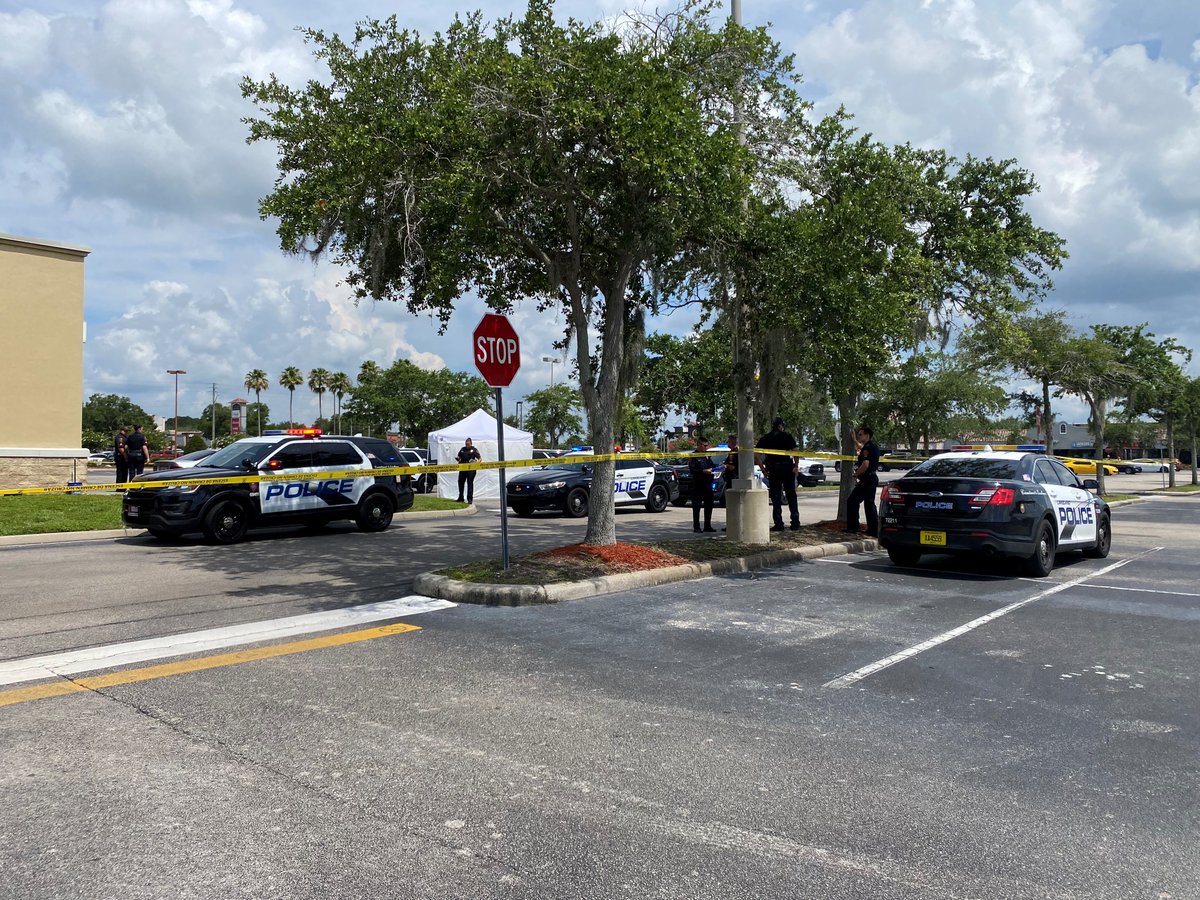 Lakeland police investigate death at mall