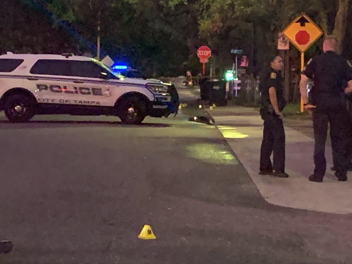 Four people were shot near the intersection of Courtland Street and E Chelsea Street in East Tampa. @TampaPD says the victims do not have serious injuries, and the gunman has not been caught 