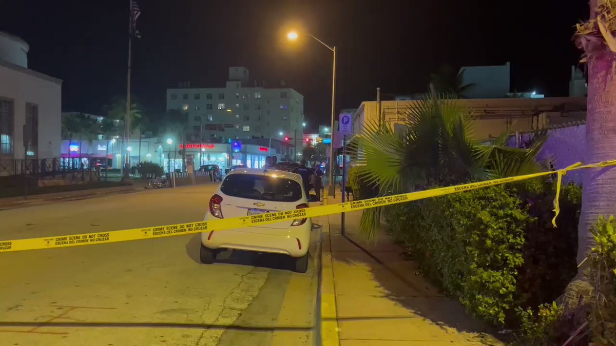 Sources on scene and others say the victim in tonight's shooting is a police officer or sheriff's deputy visiting @MiamiBeachNews from out of state. 