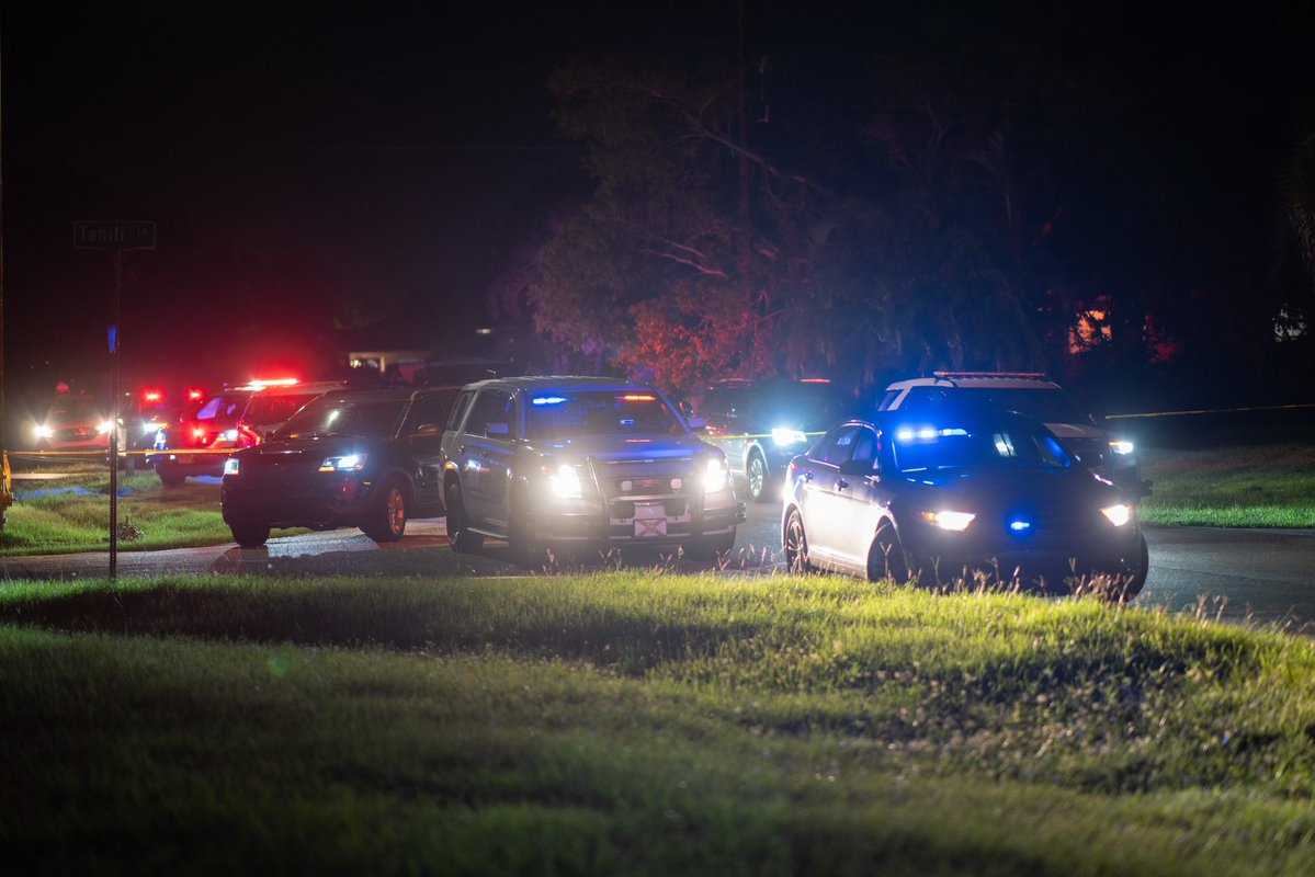 Man seriously injured after shooting in East Naples at 4290 Gulfstream Drive