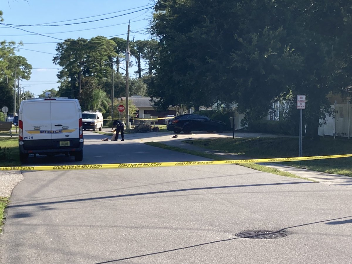 Police are investigating a homicide here on Orchid St. in the Atlantic beach area. Neighbors say an 18 yr old teen has lost his life after a dispute at a party. One neighbor who knows the teen like family talked to me anonymously