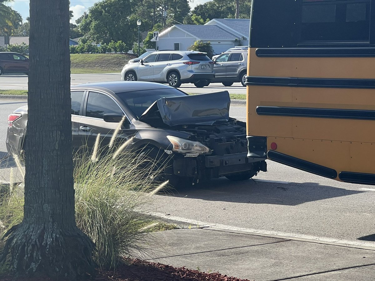 1SLPS school bus involved in crash near Crosstown Pkwy and Airoso Blvd. @1SLPS says no injuries. @PSLPolice is on scene. Parents have been notified.  