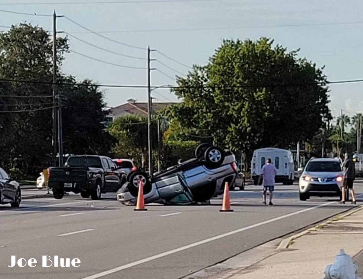 Seminole: Rollover crash southbound Seminole Blvd south of 86th Avenue