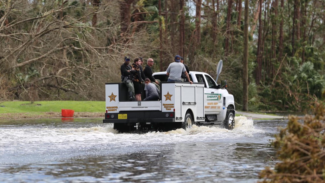 2 deaths reported in Sarasota County due to impacts of Hurricane Ian