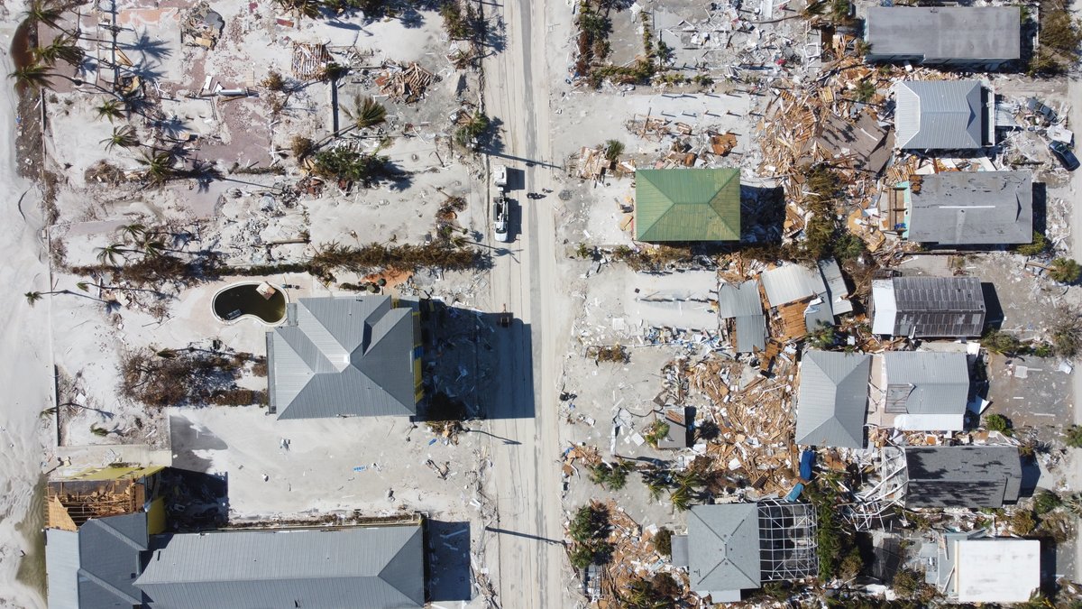 New aerial images of Fort Myers Beach three days after HurricaneIan caused catastrophic damage to the barrier island