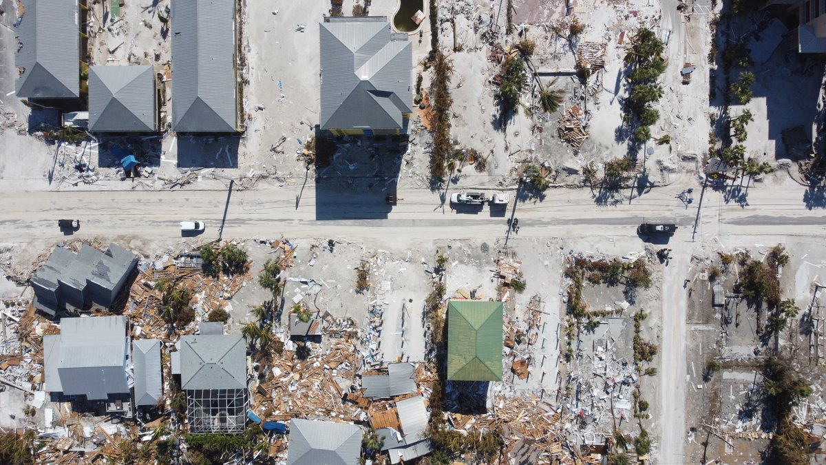 New aerial images of Fort Myers Beach three days after HurricaneIan caused catastrophic damage to the barrier island