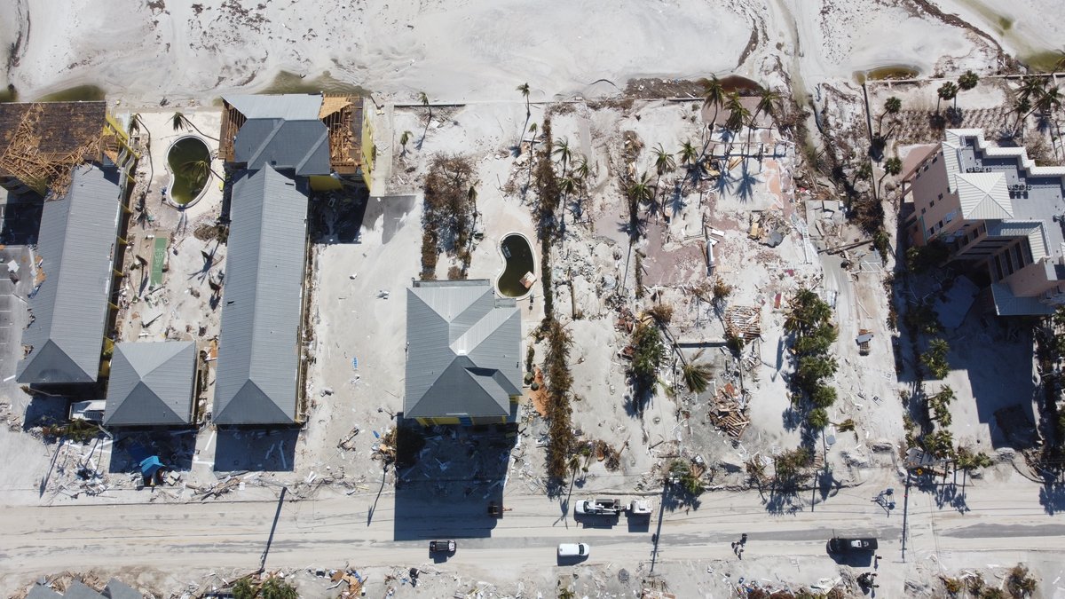 New aerial images of Fort Myers Beach three days after HurricaneIan caused catastrophic damage to the barrier island