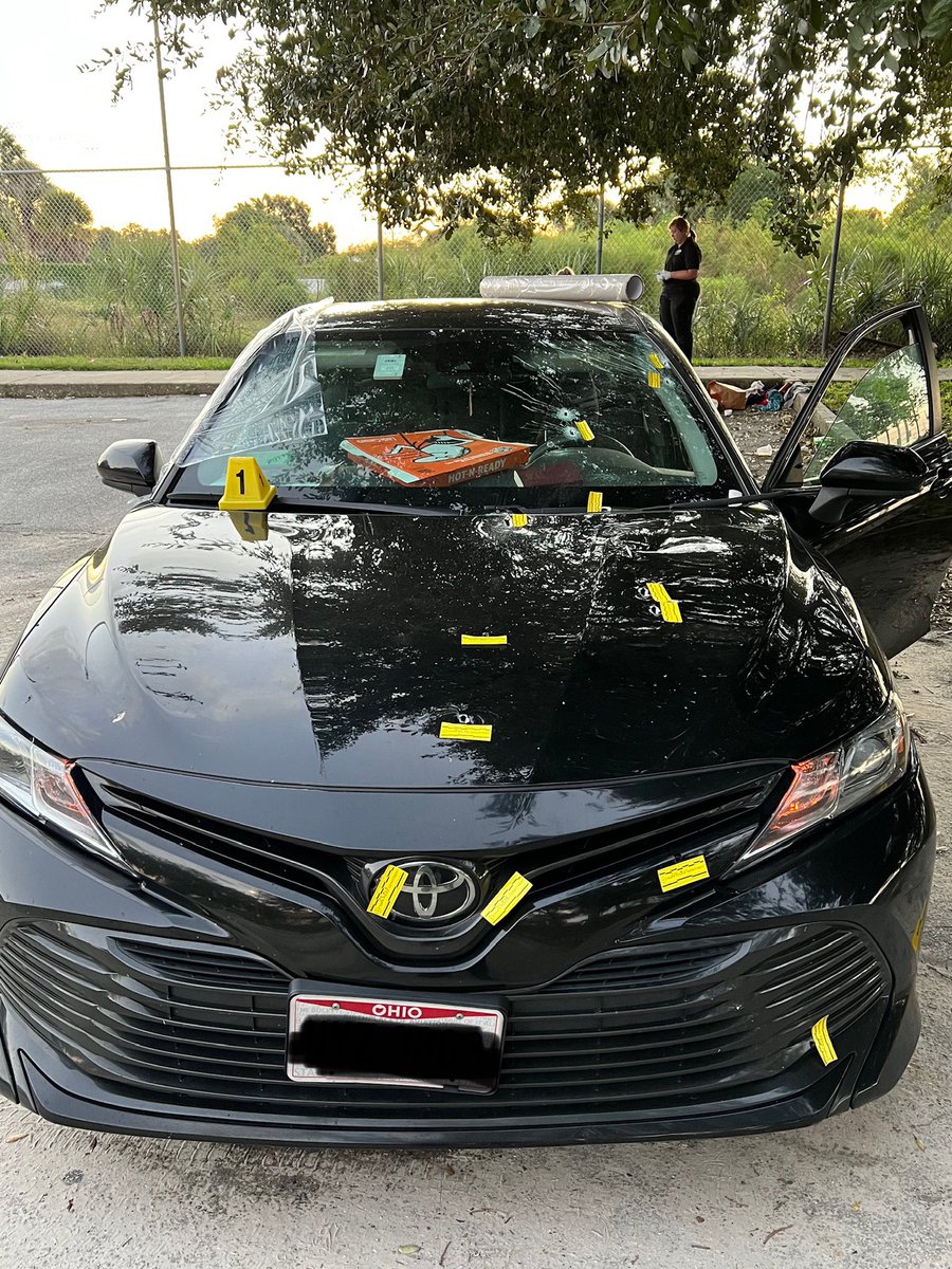 .@TampaPD is asking the public to help find the suspect(s) responsible for shooting a family of 5 who've been sleeping in their car.  Only the mother was grazed by a bullet and is in stable condition  The mother is also pregnant.