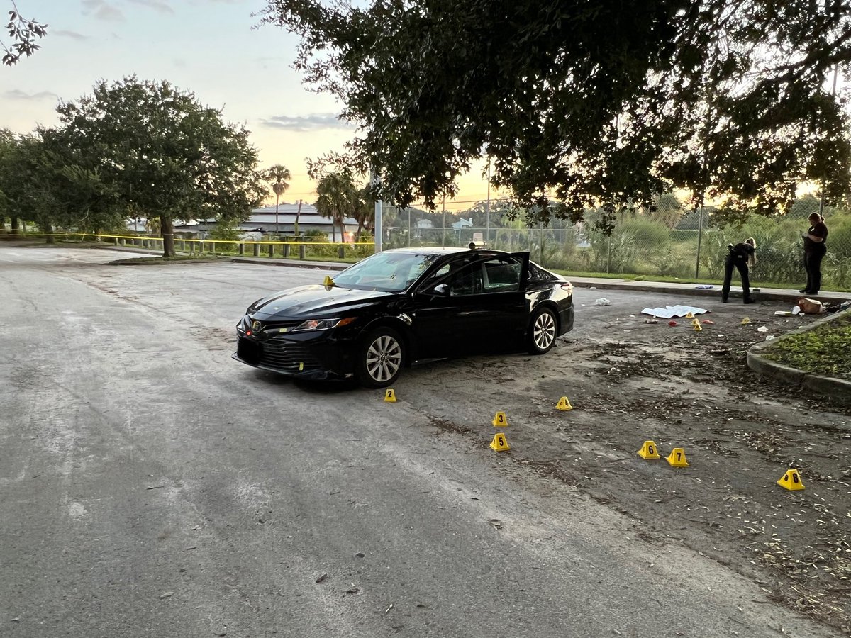 .@TampaPD is asking the public to help find the suspect(s) responsible for shooting a family of 5 who've been sleeping in their car.  Only the mother was grazed by a bullet and is in stable condition  The mother is also pregnant.   