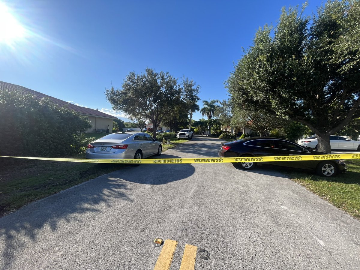 SW Miami Dade where police responded to a shot spotter alert and found a man dead in the front doorway of a home.   Police say a family member saw men shooting, & say gunmen fled (unclear if by car or on foot)