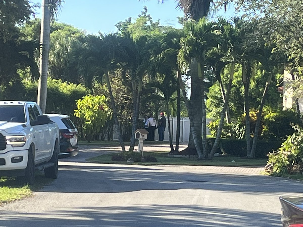 SW Miami Dade where police responded to a shot spotter alert and found a man dead in the front doorway of a home.   Police say a family member saw men shooting, & say gunmen fled (unclear if by car or on foot)