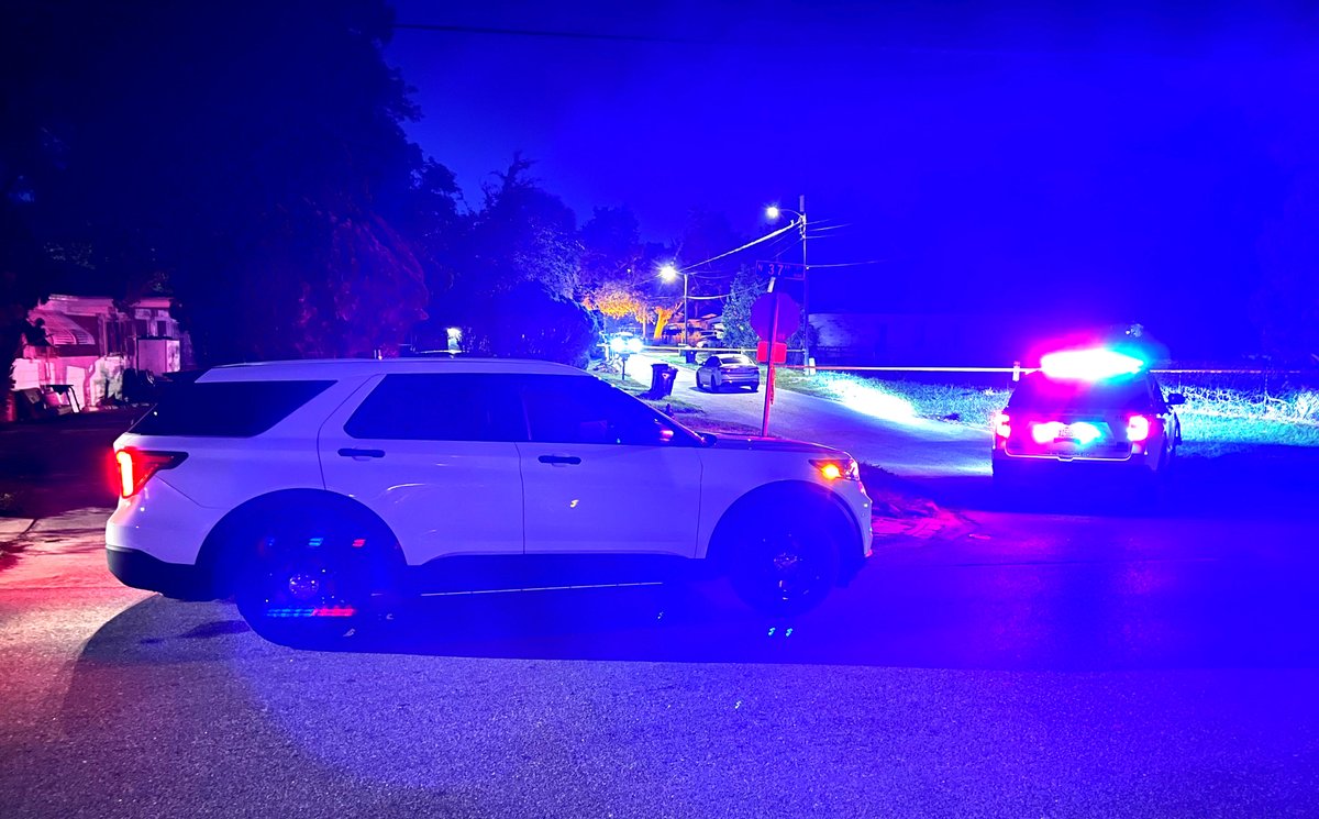 A shots fired call late last night in the area of N. 37th & E. Wilder Ave. has left one 19 year-old dead with a gunshot wound to his upper body. @TampaPD arrived on-scene approx. two minutes after receiving the call