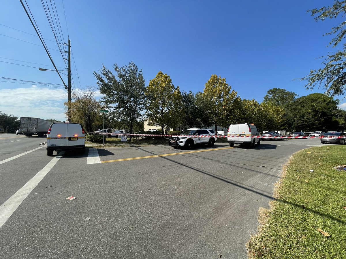 JSO is investigating a shooting at the intersection of Commonwealth Avenue and Clayton Road.