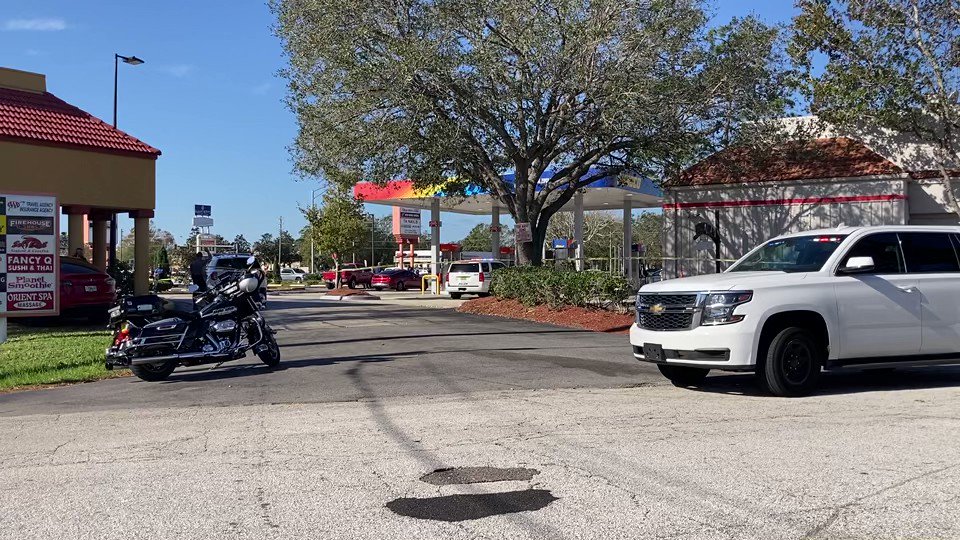 Officer involved shooting daytonabeach @DaytonaBchPD say suspect shot/wounded, Officer injured tho unclear how. Speedway & Thames. Gas station parking lot