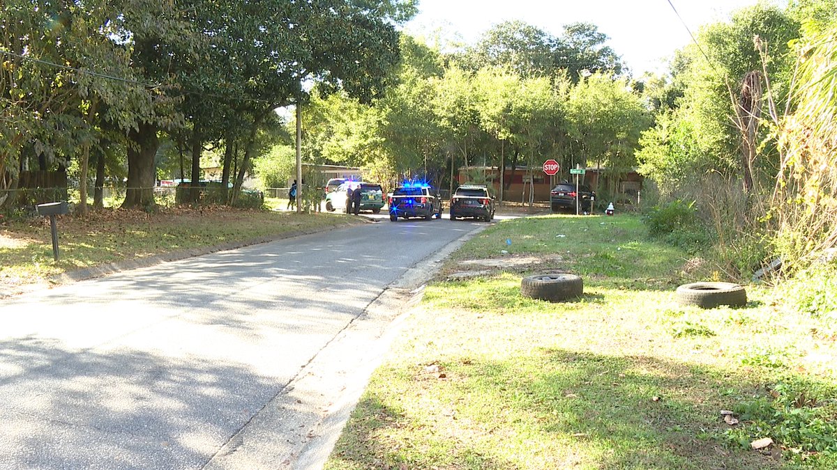 Escambia County deputies are searching for a suspect after a high-speed chase down Mobile Highway and eventual crash. The search is in the area of Ruby Ave. and Aquamarine Ave