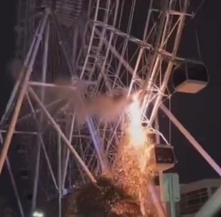 Multiple People Trapped on the Massive Farris Wheel after it lost power. Emergency units are on scene at Orlando icon Park as multiple people are trapped at the Eye ferris wheel after it lost power as electrical sparks can be seen sparking