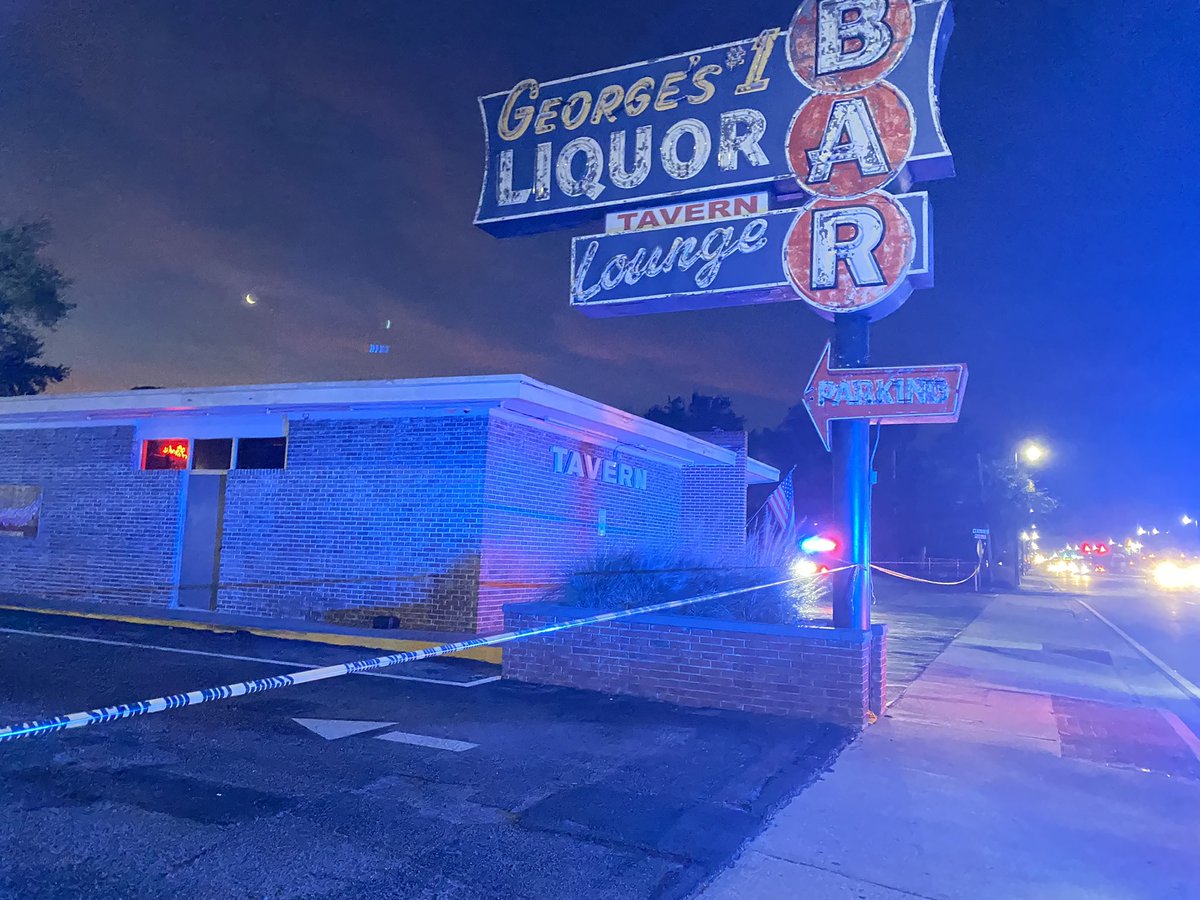 There's a large police presence surrounding George's Tavern in Sanford after a reported shooting overnight.  @SanfordPolice responded around 2:30 a.m.  Investigators are not yet confirming any injuries