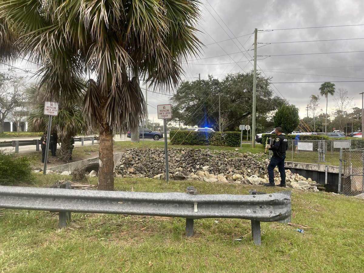 Jupiter police tell they are searching for a suspect they believe may be hiding inside of a storm drain underneath Indiantown Rd near Center st. They believe this person MAY have been burglarizing cars this morning near Pine Gardens & Woodland Estates