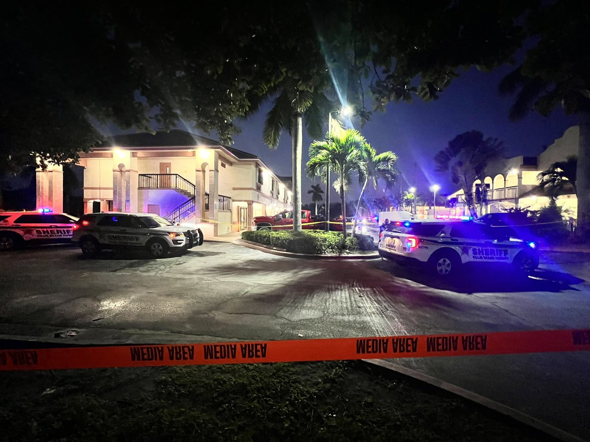 Two active scenes in Royal Palm Beach this morning. @PBCountySheriff said shots were fired before 4 a.m. Incident started outside of Royal Inn and ended 5 miles away. Suspect is in custody with a gunshot wound. No threat to the public.