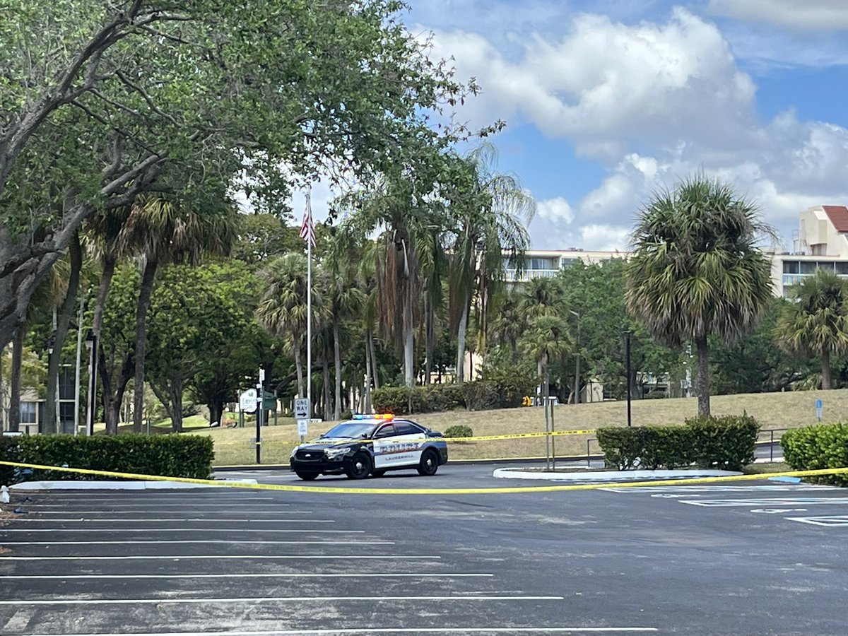 Police investigation underway in Lauderhill on Environ Blvd. Initial reports came in to the @nbc6 newsroom as a possible shooting. There appears to be two crime scenes near each other 