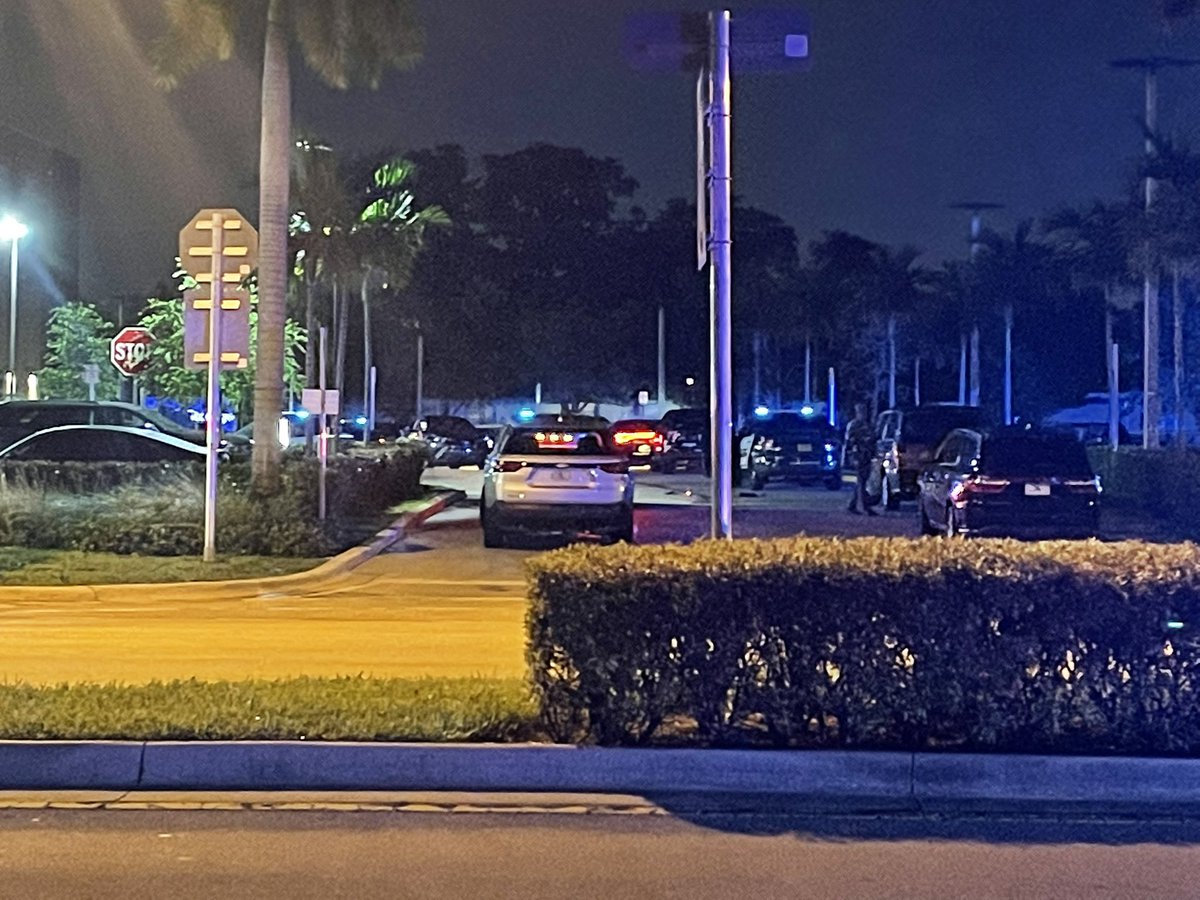 In Dania Beach, a triple shooting along Stirling near NW 11TH leaves 2 dead and 1 in the hospital. Deputies seem to be focused on a white van outside of the 7/11 gas station