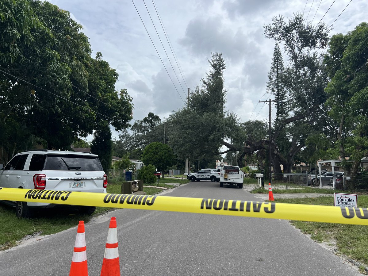 Tampa Police are working a call of a barricaded individual in the 3700 block of W Arch St.Negotiators are working with the sole occupant in an attempt to reach a peaceful resolution 