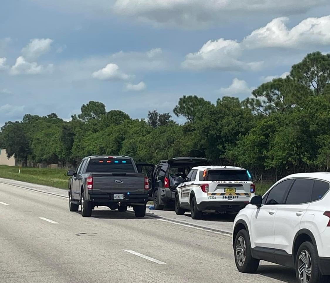 Picture of stopped vehicle on I-95 northbound; traffic has been halted